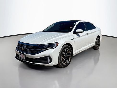Used 2024 Volkswagen Jetta SEL FWD image 3