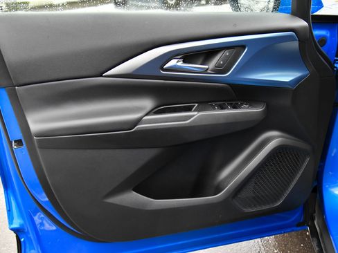 Used 2025 Chevrolet Equinox EV LT w/ Convenience Package image 13