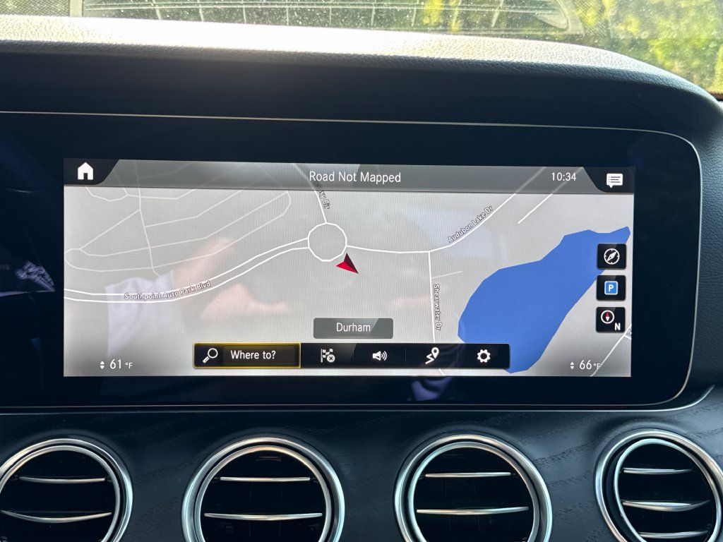 Used 2022 Mercedes-Benz E 350 Sedan image 26