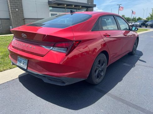 Used 2022 Hyundai Elantra SEL FWD image 3