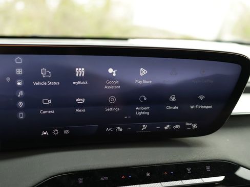 Used 2025 Buick Enclave Preferred FWD image 14