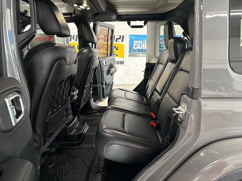 Used 2022 Jeep Wrangler Unlimited Rubicon w/ Xtreme Recon 35" Tire Package AWD/4WD image 35