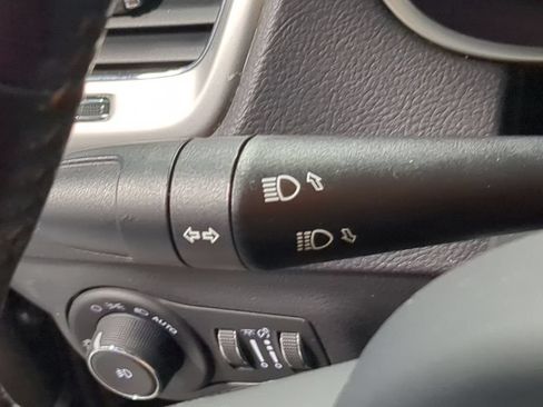 Used 2018 Jeep Compass Latitude w/ Cold Weather Group AWD/4WD image 26