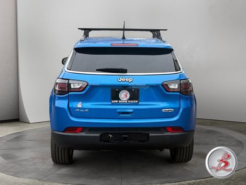 Used 2022 Jeep Compass Latitude w/ Sun and Sound Group AWD/4WD image 6