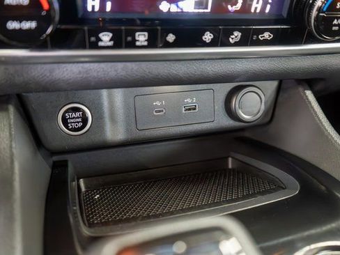 Used 2021 Nissan Rogue SV image 29