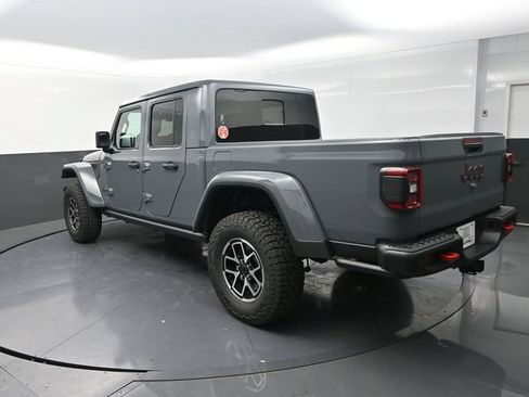 Used 2025 Jeep Gladiator Rubicon AWD/4WD image 8