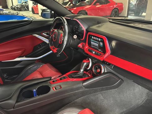 Used 2017 Chevrolet Camaro SS RWD image 9