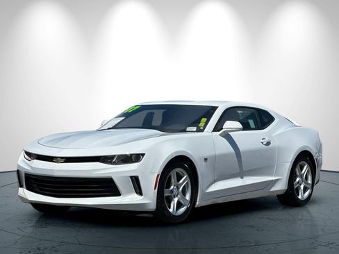 Used 2017 Chevrolet Camaro LT RWD image 8