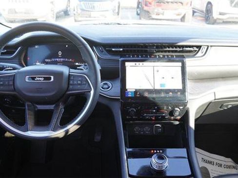 Certified 2023 Jeep Grand Cherokee Limited image 15