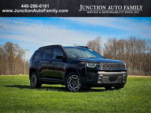 New 2026 Jeep Cherokee Laredo AWD/4WD image 1