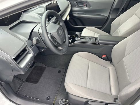 Used 2025 Toyota Prius LE image 12