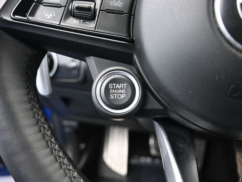 Used 2021 Alfa Romeo Giulia Ti Sport image 23