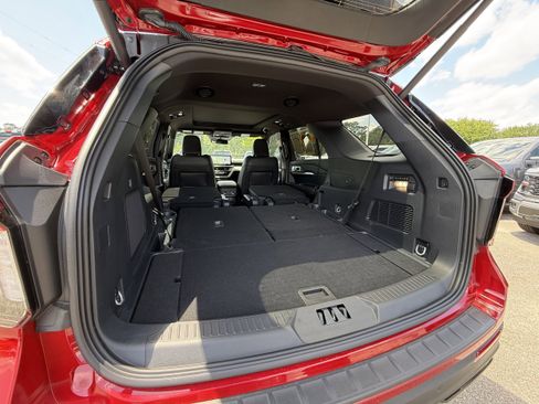 Used 2025 Ford Explorer ST w/ Sun And Sound Package AWD/4WD image 32