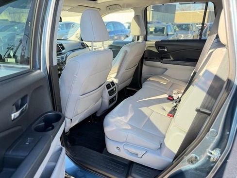 Used 2017 Honda Pilot Touring image 11