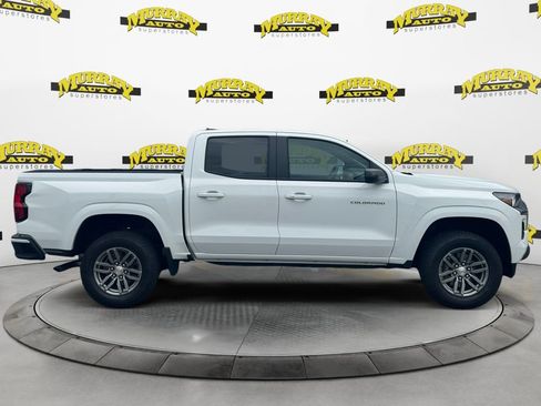 Used 2024 Chevrolet Colorado LT RWD image 6