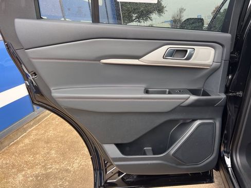 New 2026 Ford Explorer Active w/ Active Comfort Package image 11