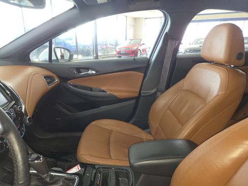 Used 2016 Chevrolet Cruze Premier FWD image 16