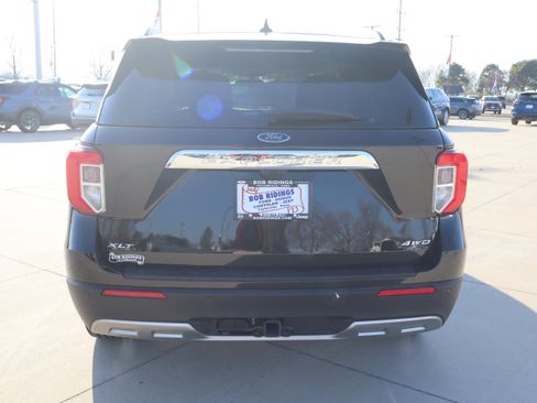 Used 2023 Ford Explorer XLT w/ Equipment Group 202A image 6