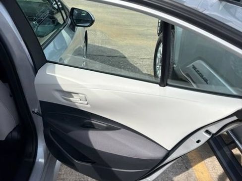 Used 2026 Toyota Corolla LE FWD image 32