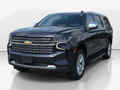 Used 2023 Chevrolet Suburban Premier image 10