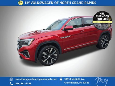 Used 2025 Volkswagen Atlas Cross Sport SEL Premium R-Line AWD/4WD image 4
