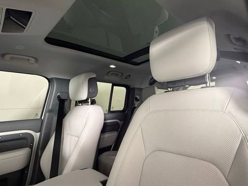 New 2026 Land Rover Defender 130 X-Dynamic SE AWD/4WD image 5