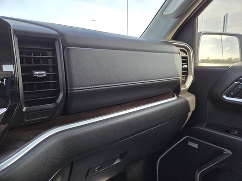 Used 2022 GMC Sierra 1500 SLT w/ SLT Convenience Package image 36