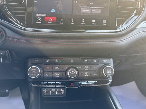 Used 2024 Dodge Durango GT AWD/4WD image 28