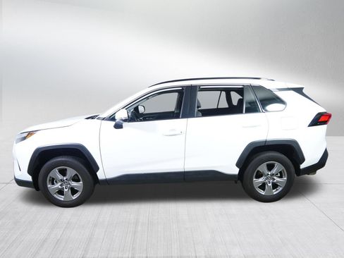 Used 2024 Toyota RAV4 XLE AWD/4WD image 4