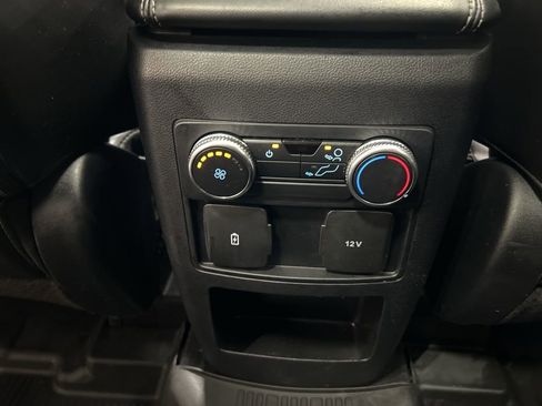 Used 2021 Ford Explorer XLT w/ Equipment Group 202A image 27