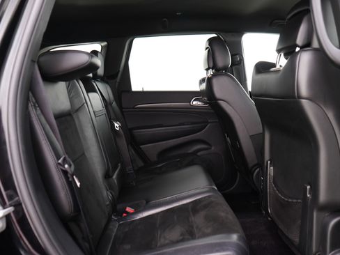 Used 2017 Jeep Grand Cherokee Altitude AWD/4WD image 14