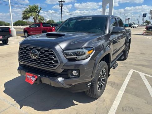 Used 2023 Toyota Tacoma TRD Sport w/ Technology Package AWD/4WD image 3