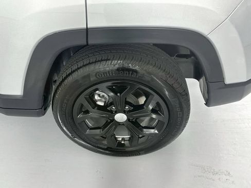 Used 2024 Jeep Compass Latitude AWD/4WD image 29