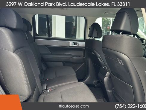 Used 2025 Hyundai Santa Fe SE image 27