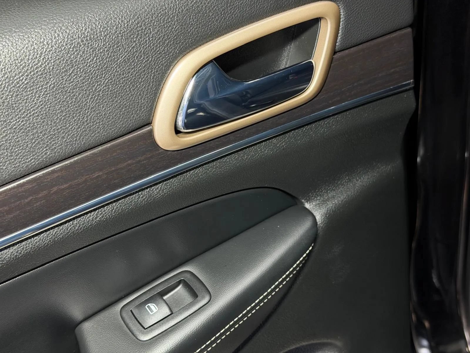 Used 2014 Jeep Grand Cherokee Limited RWD image 18
