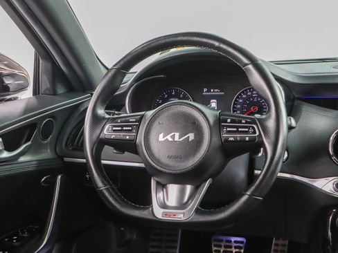 Used 2022 Kia Stinger GT1 RWD image 12