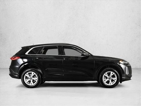 Certified 2025 Audi Q5 Premium w/ Convenience Package AWD/4WD image 4