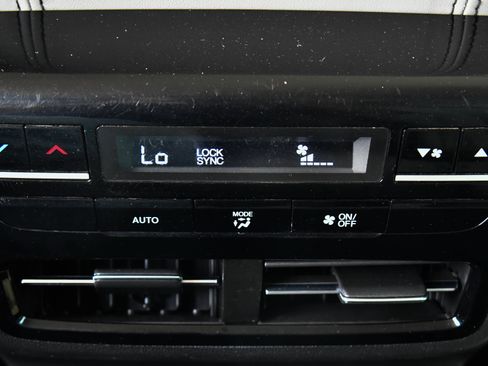 Used 2022 Acura MDX w/ Technology Package FWD image 46