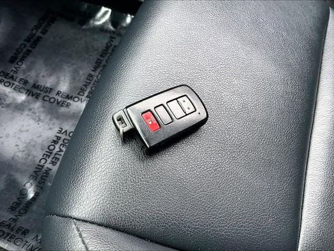 Used 2016 Toyota RAV4 Limited image 14