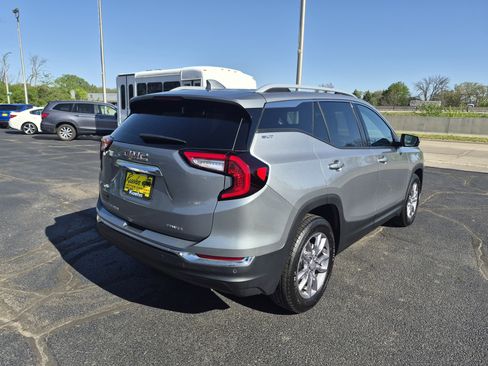 Used 2024 GMC Terrain SLT w/ Infotainment Package II AWD/4WD image 8