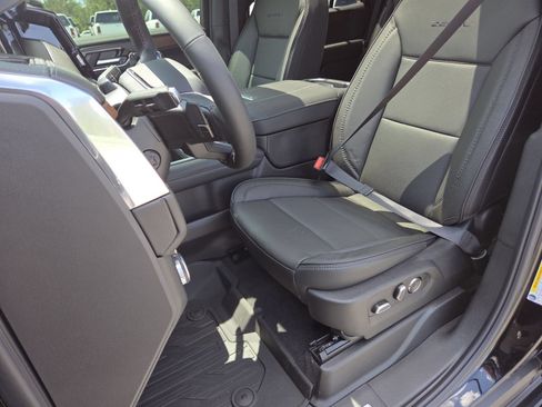 New 2026 GMC Yukon Denali w/ Denali Reserve Package AWD/4WD image 30