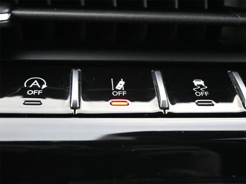 Used 2023 Jeep Grand Cherokee L Laredo image 14