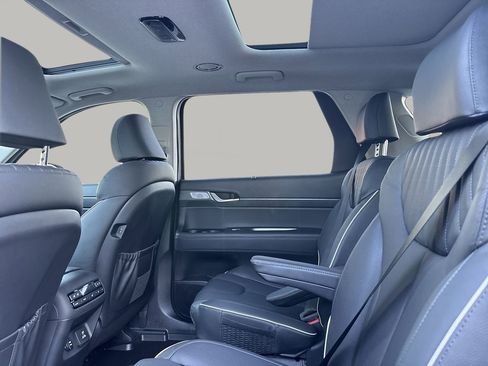 Used 2023 Hyundai Palisade Limited w/ Cargo Package image 11