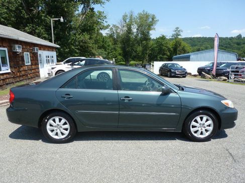Used 2003 Toyota Camry XLE w/ XLE Premium Plus Pkg FWD image 4