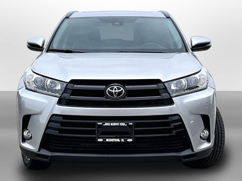 Used 2017 Toyota Highlander SE AWD/4WD image 3