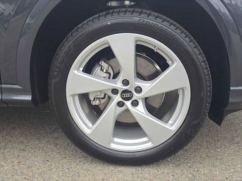 Used 2025 Audi Q5 Premium Plus w/ Premium Plus AWD/4WD image 9