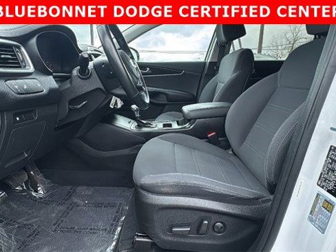 Used 2019 Kia Sorento LX w/ LX Convenience Package image 9