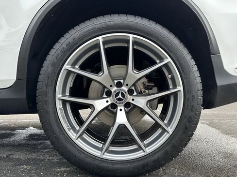 Certified 2022 Mercedes-Benz GLC 300 4MATIC image 11