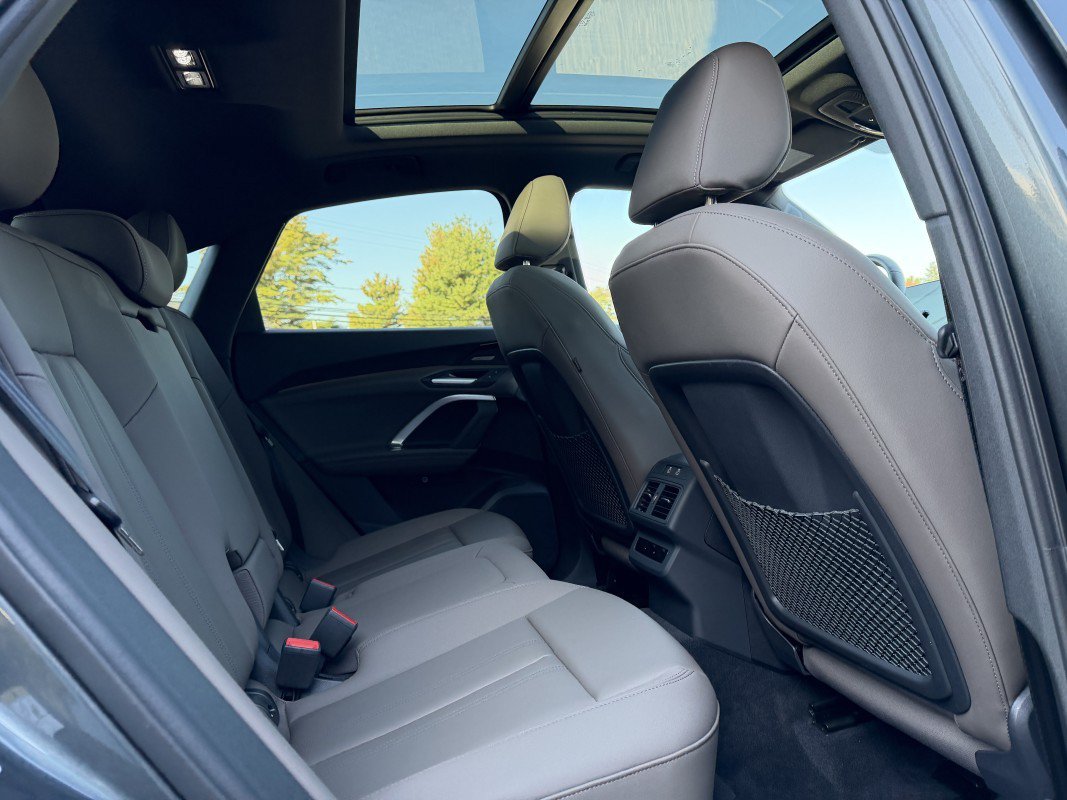 Used 2025 Audi Q5 Premium Plus w/ Premium Plus AWD/4WD image 25