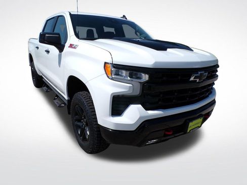 Used 2023 Chevrolet Silverado 1500 LT Trail Boss AWD/4WD image 9